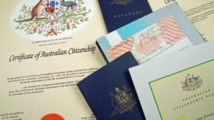 منح الجنسية الاسترالية